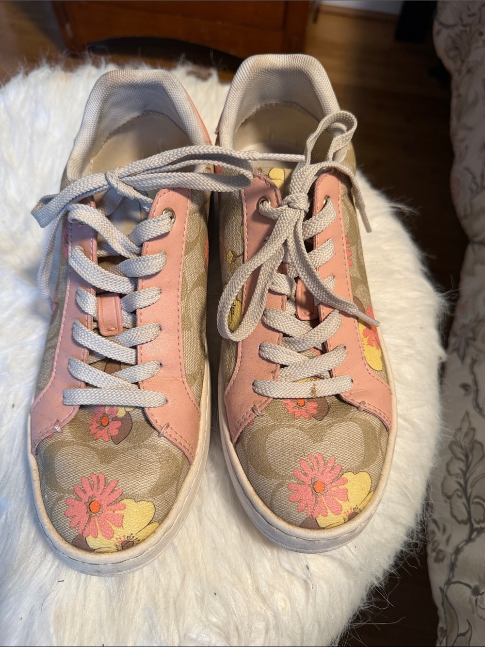 Coach Signature Casual Floral Pink Accent Women's Sneakers Size 8